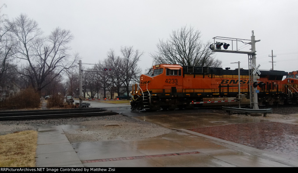 BNSF 4233